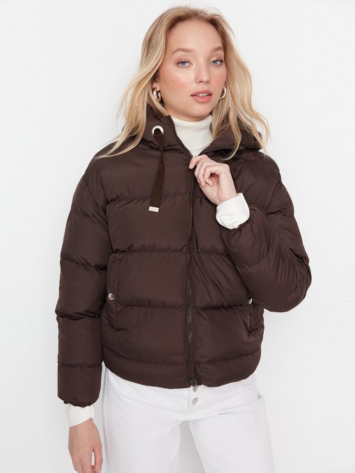 Демисезонная куртка Trendyol модель TWOAW21MO0022/Koyu Kahverengi Фото