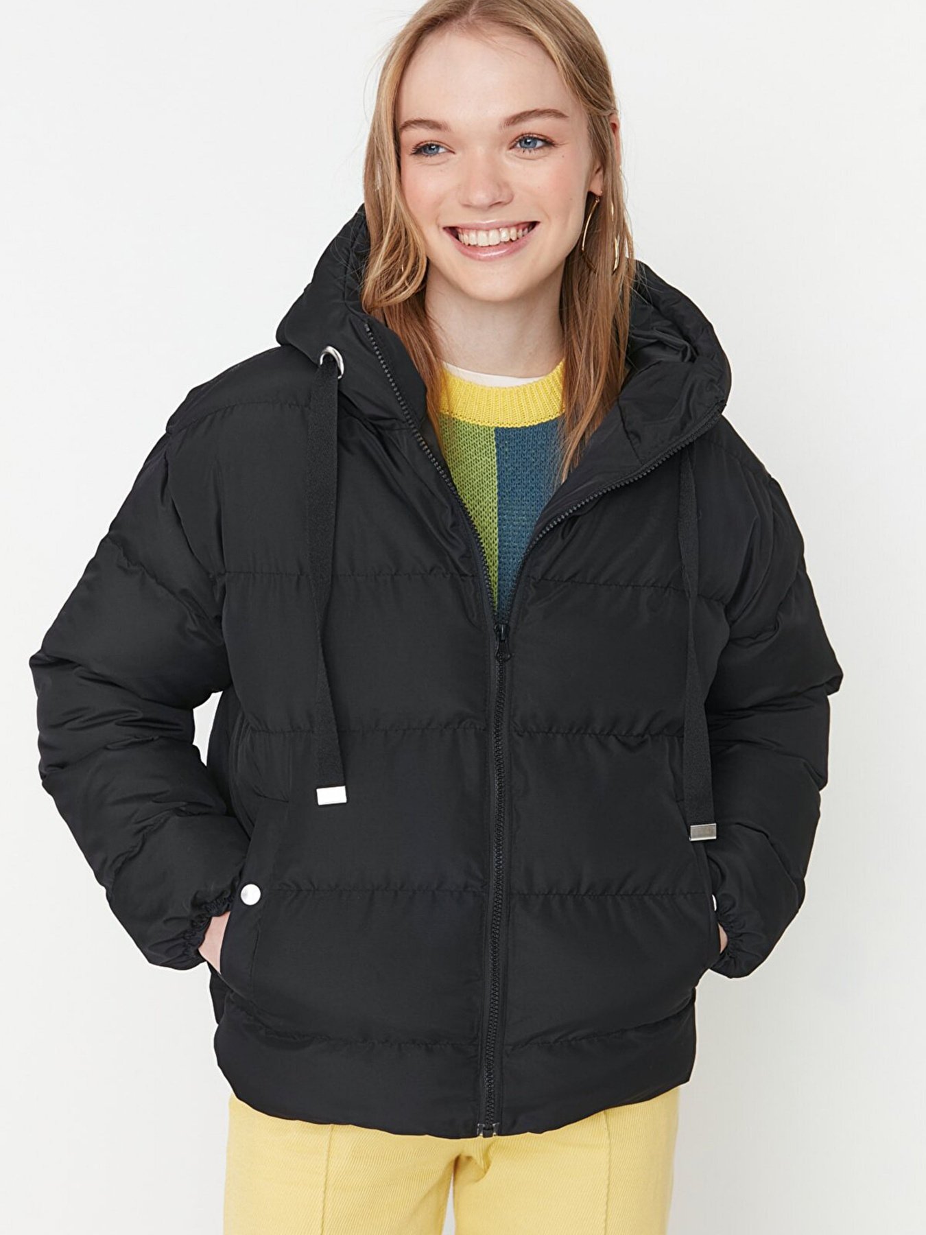 Демисезонная куртка Trendyol модель TWOAW21MO0022/Siyah Фото