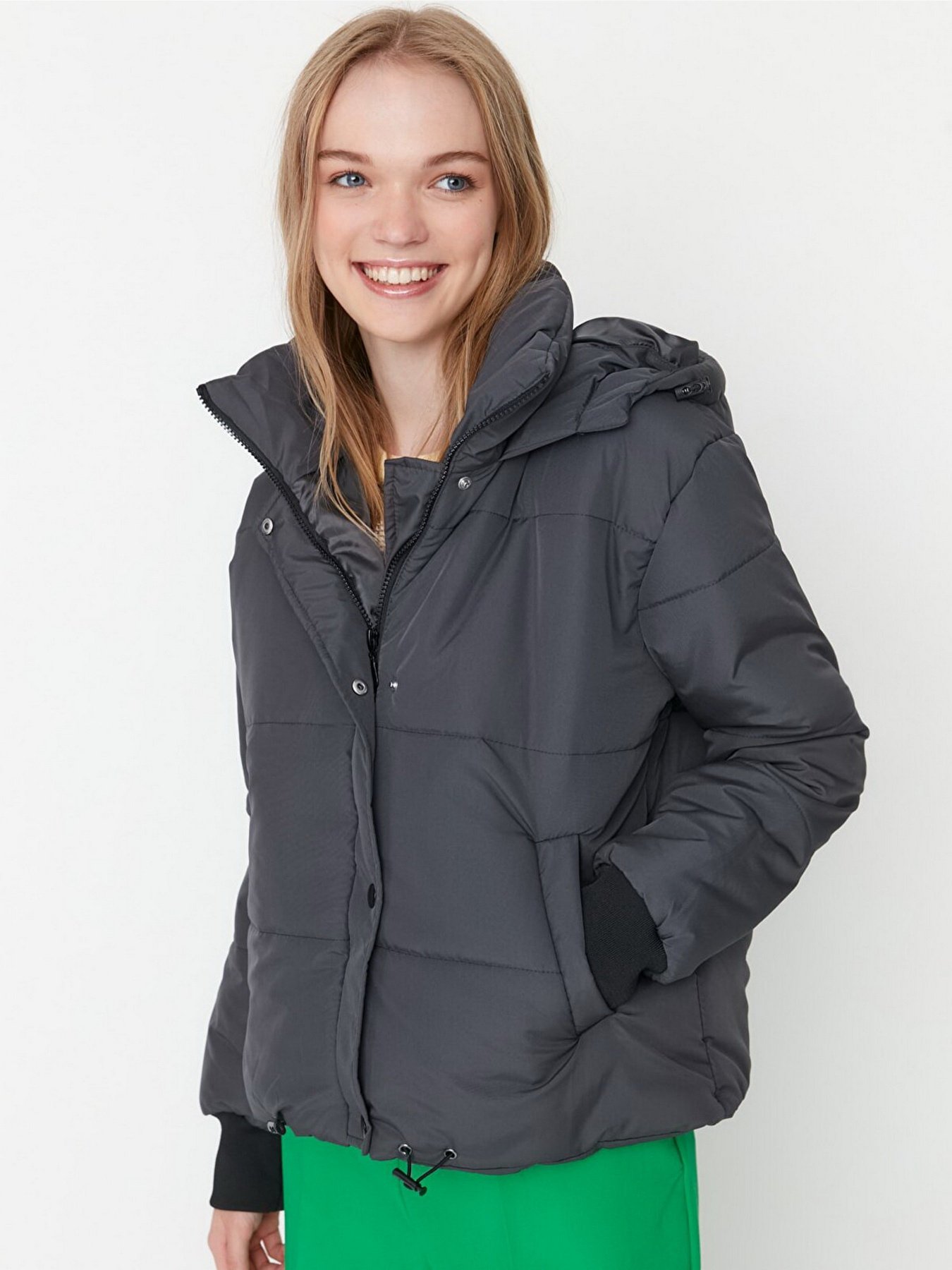 Демисезонная куртка Trendyol модель TWOAW21MO0144/Antrasit Фото