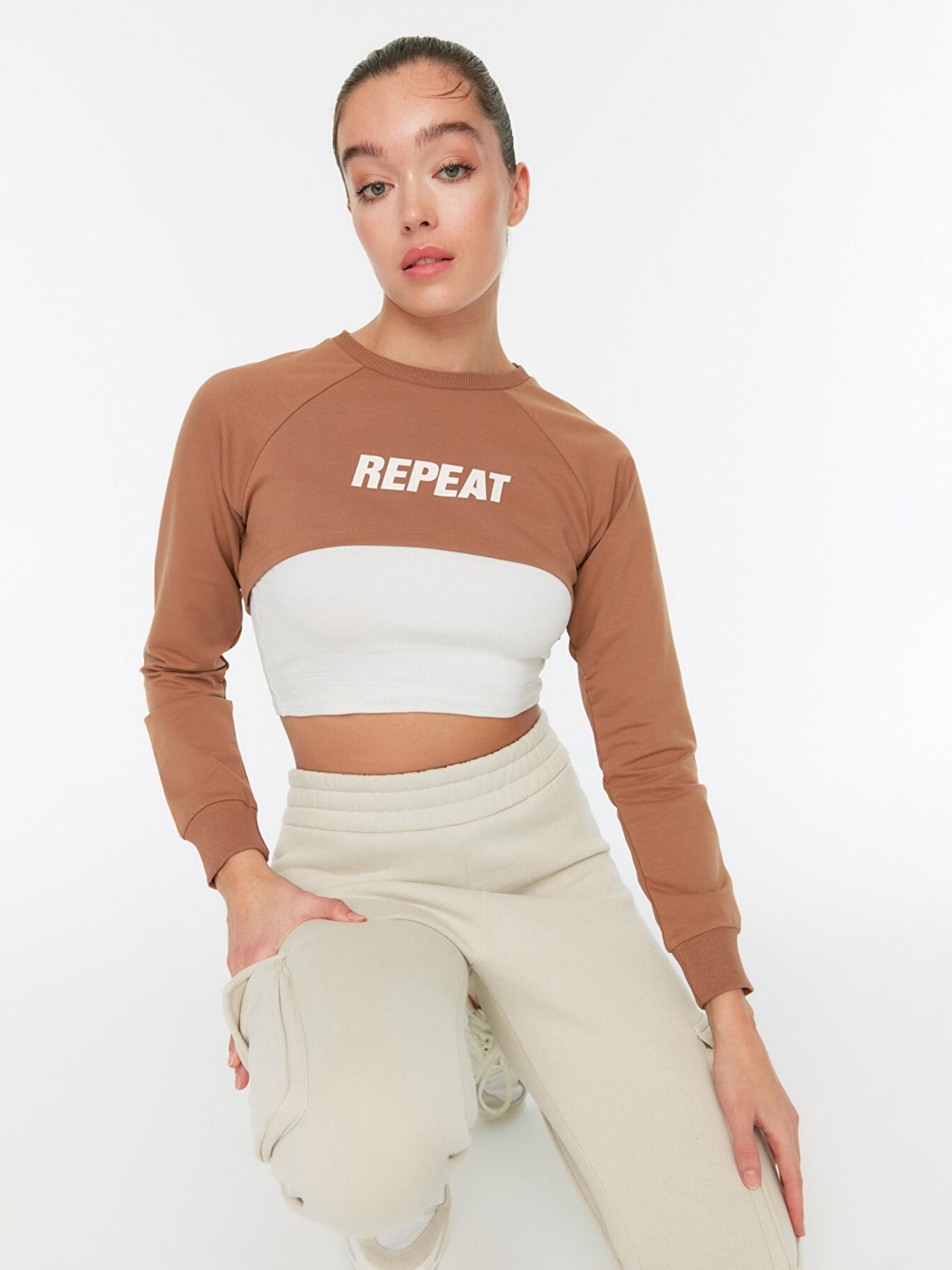 Спортивная кофта Trendyol модель TWOAW21SW0076/Camel Спортивная кофта Trendyol модель TWOAW21SW0076/Camel Фото