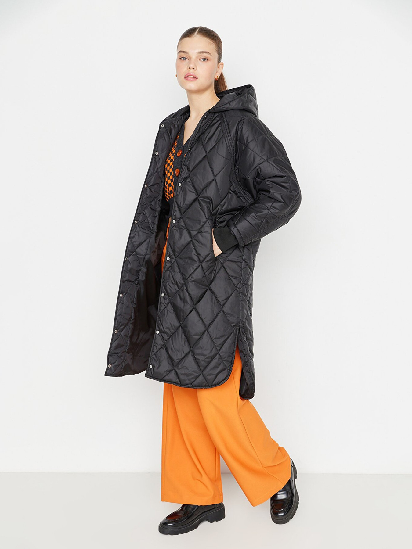 Зимняя куртка Trendyol модель TWOAW22MO0010/Siyah Фото