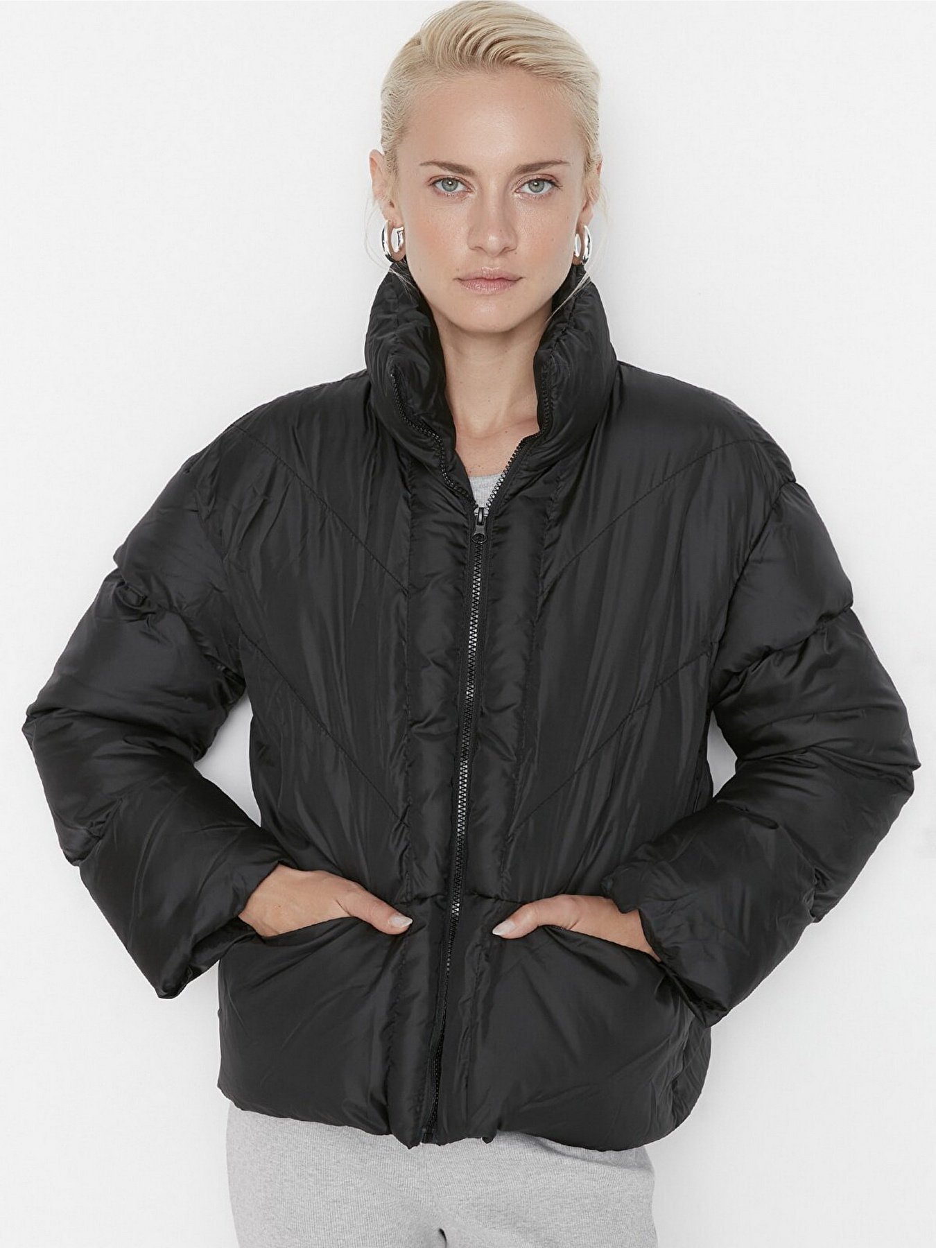Демісезонна куртка Trendyol модель TWOAW22MO0079/Siyah Фото