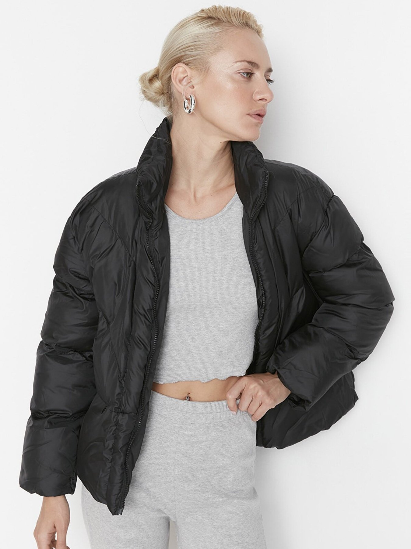 Демісезонна куртка Trendyol модель TWOAW22MO0079/Siyah Фото