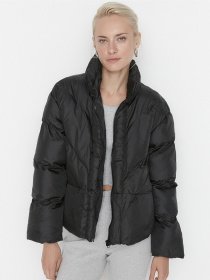 Демісезонна куртка Trendyol модель TWOAW22MO0079/Siyah Фото