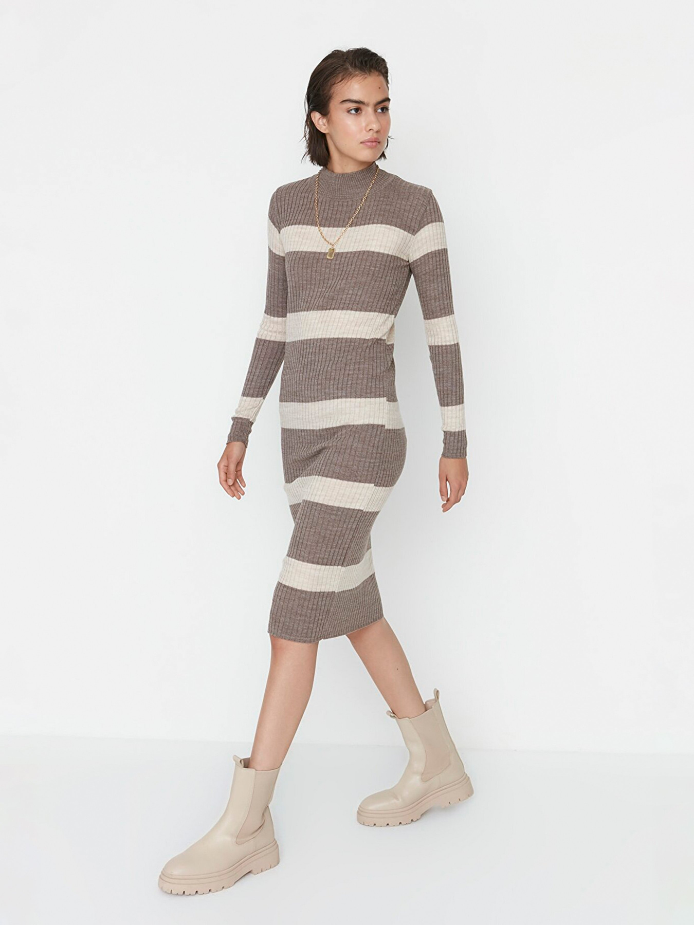 Платье миди Trendyol модель TWOAW23EL00226/Vizon Фото