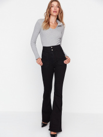 Джинси кльош Trendyol модель TWOAW23JE00148/Siyah Фото