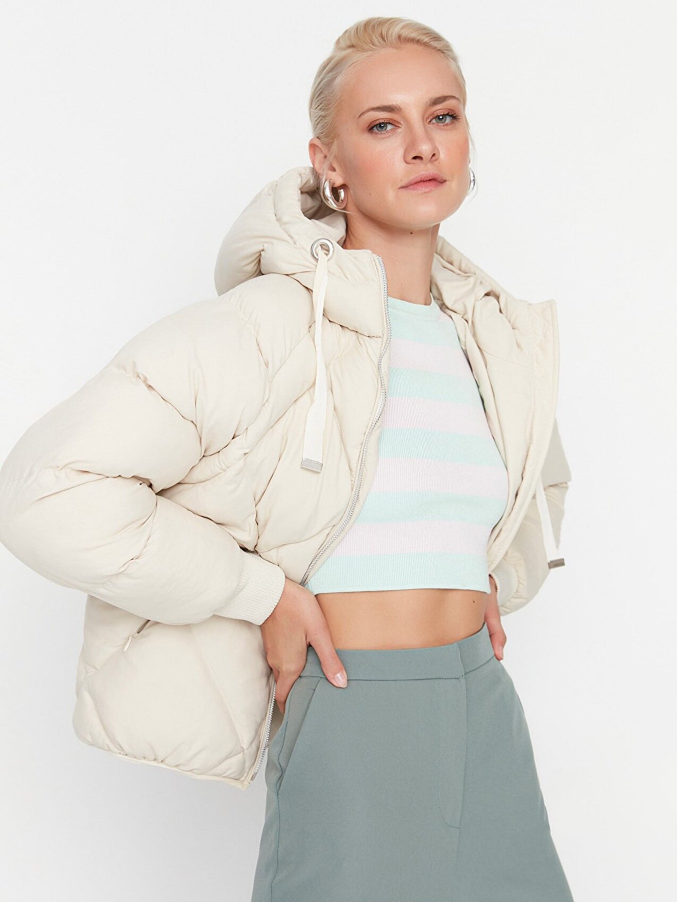 Зимова куртка Trendyol модель TWOAW23MO00004/Bej Фото