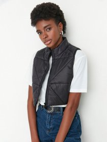 Жилет с утеплителем Trendyol модель TWOAW23YE00013/Siyah Фото