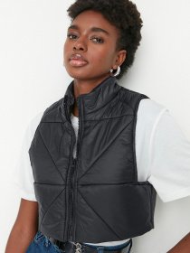 Утеплений жилет Trendyol модель TWOAW23YE00013/Siyah Фото