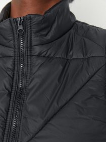 Утеплений жилет Trendyol модель TWOAW23YE00013/Siyah Фото