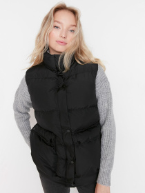 Утеплений жилет Trendyol модель TWOAW23YE00015/Siyah Фото