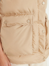 Утеплений жилет Trendyol модель TWOAW23YE00015/Tas Фото