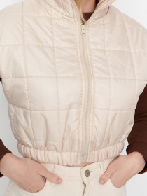 Жилет с утеплителем Trendyol модель TWOAW23YE00023/Tas Фото