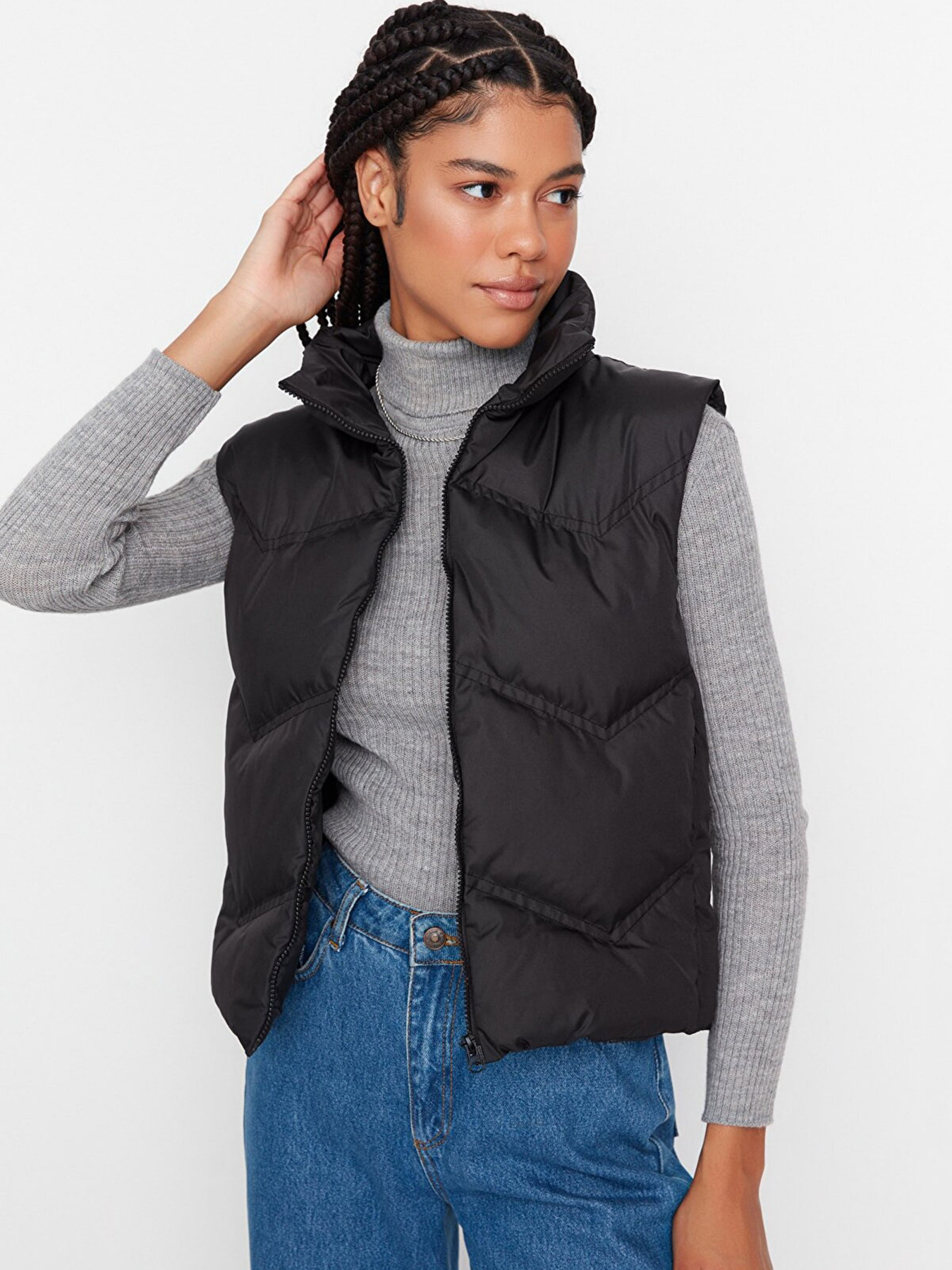 Жилет с утеплителем Trendyol модель TWOAW23YE00028/Siyah Фото