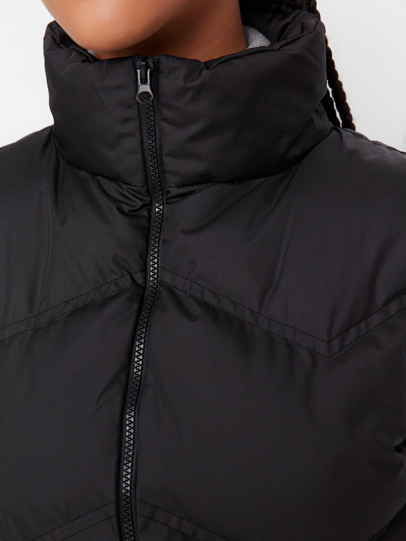 Жилет с утеплителем Trendyol модель TWOAW23YE00028/Siyah Фото