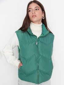 Утеплений жилет Trendyol модель TWOAW23YE00028/Yesil Фото