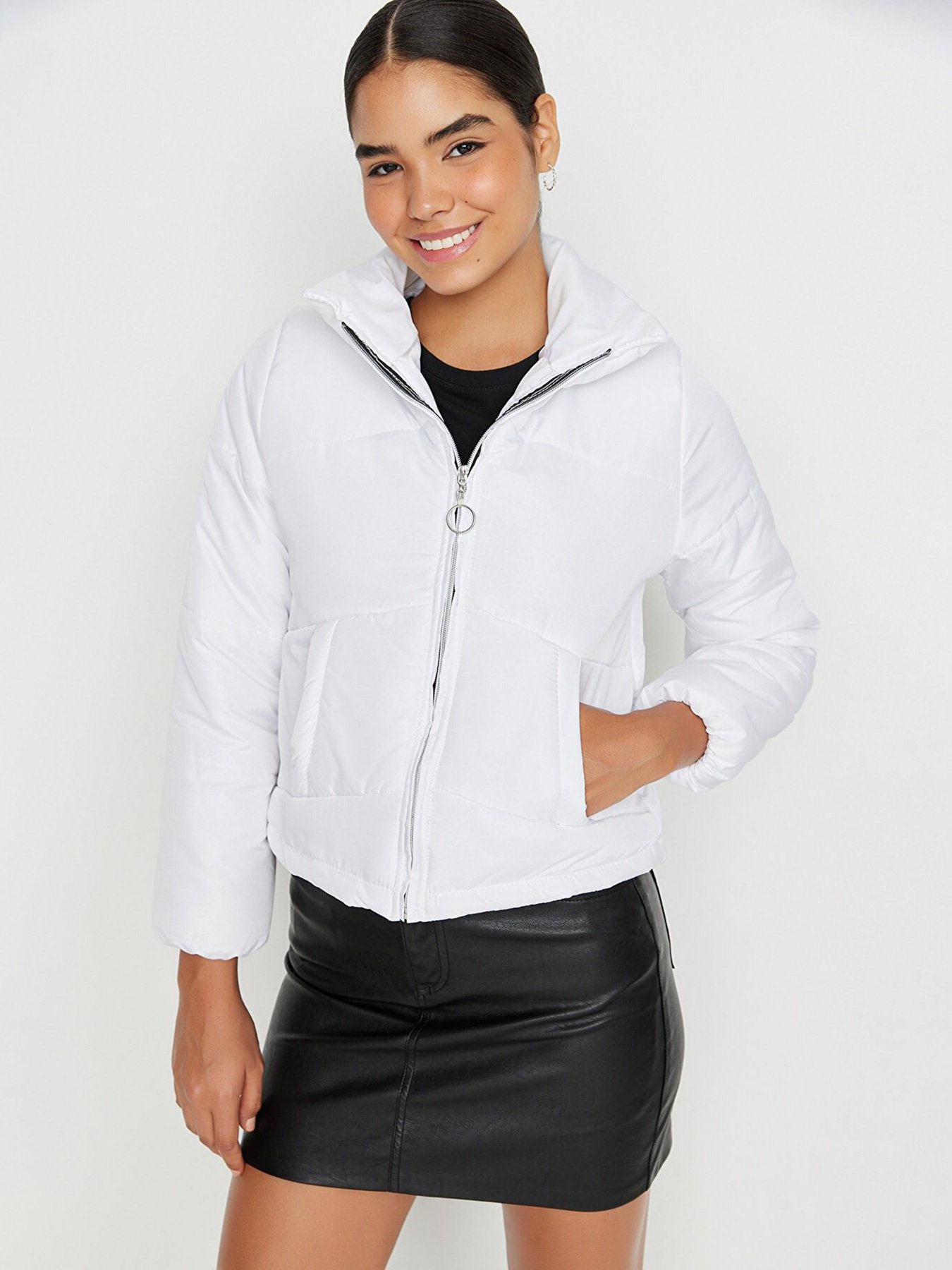 Зимняя куртка Trendyol модель TWOSS20MO0015/Beyaz Зимняя куртка Trendyol модель TWOSS20MO0015/Beyaz Фото