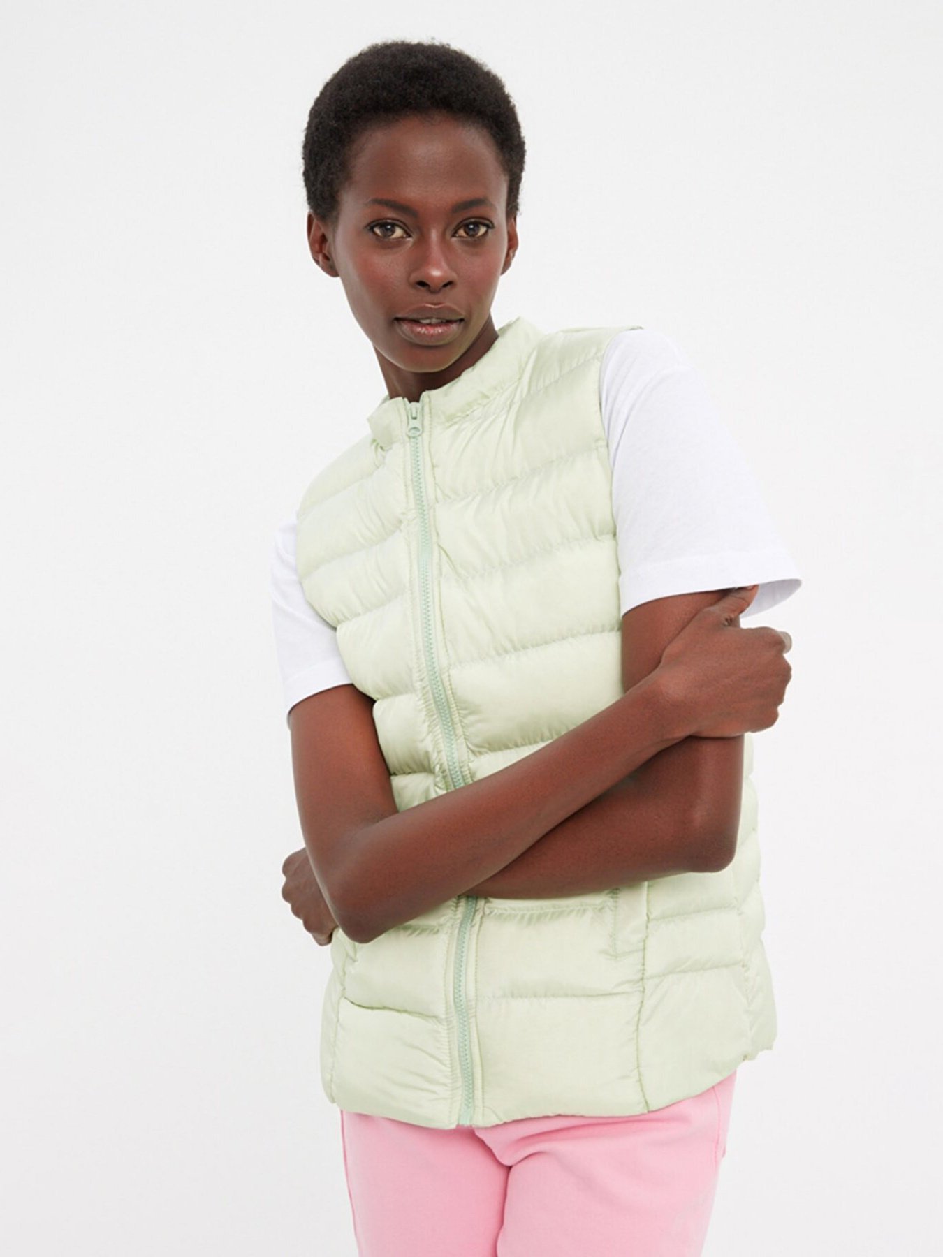 Жилет с утеплителем Trendyol модель TWOSS21YE0012/Acik Haki Фото