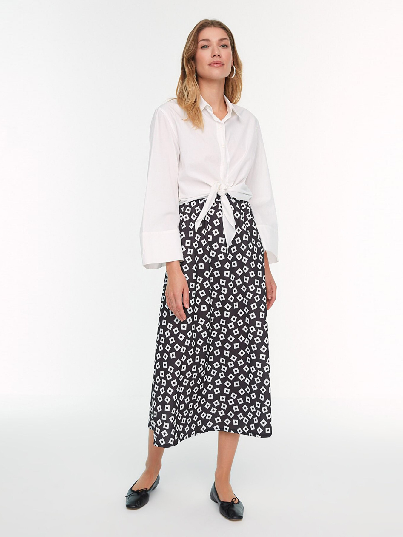 Спідниця міді Trendyol модель TCTAW22EE0001/Siyah-Beyaz-Cok Фото