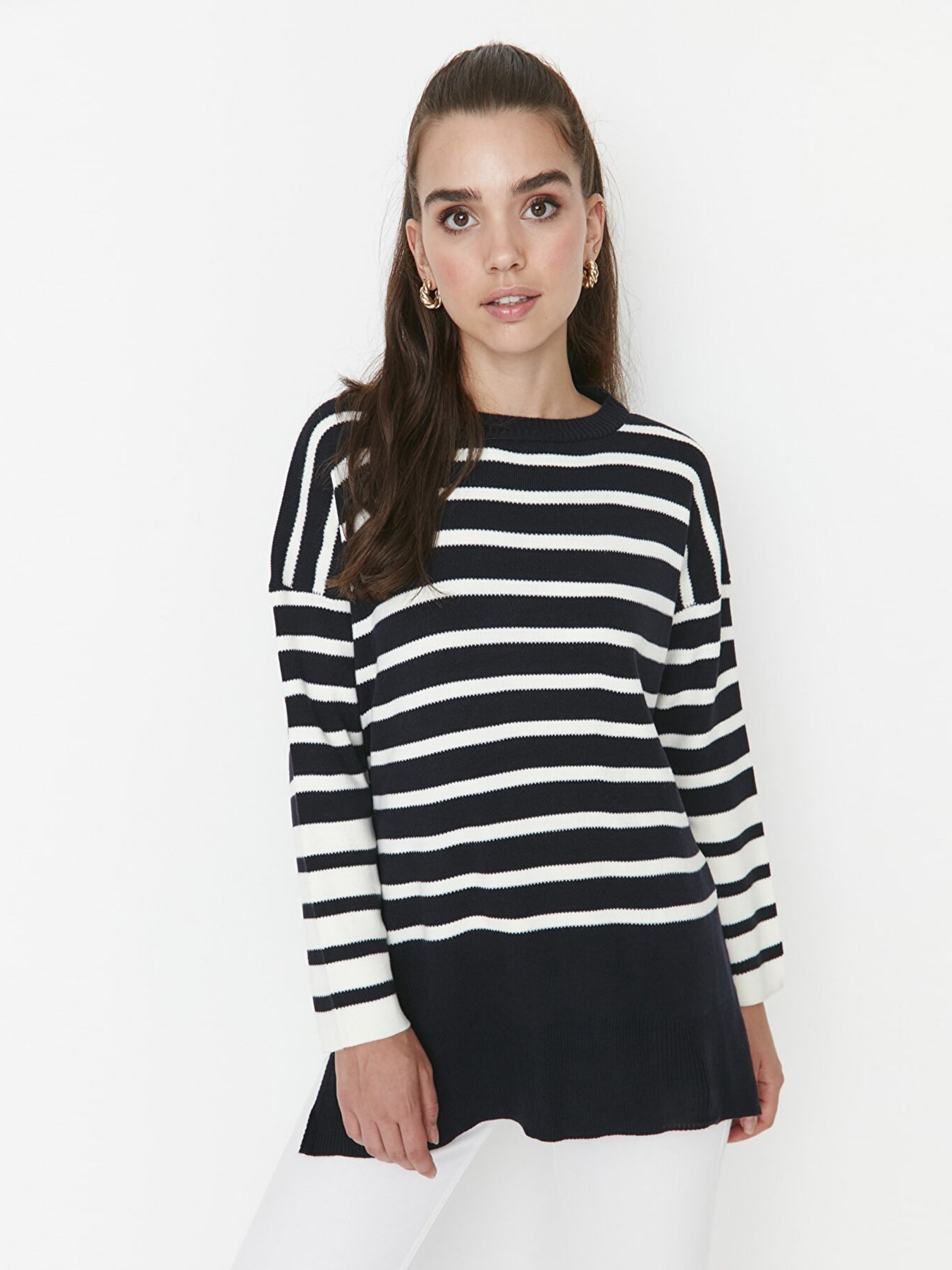 Джемпер Trendyol модель TCTAW23KZ00010/Lacivert Фото