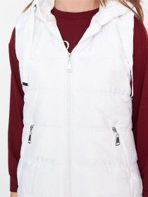 Жилет с утеплителем Trendyol модель TCTAW23YL00005/Beyaz Фото