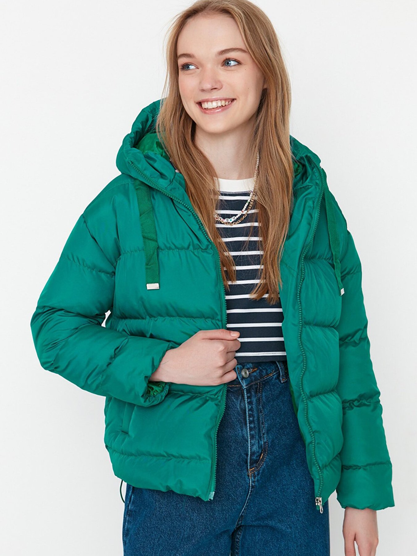 Зимняя куртка Trendyol модель TWOAW21MO0022/Koyu Yesil Зимняя куртка Trendyol модель TWOAW21MO0022/Koyu Yesil Фото