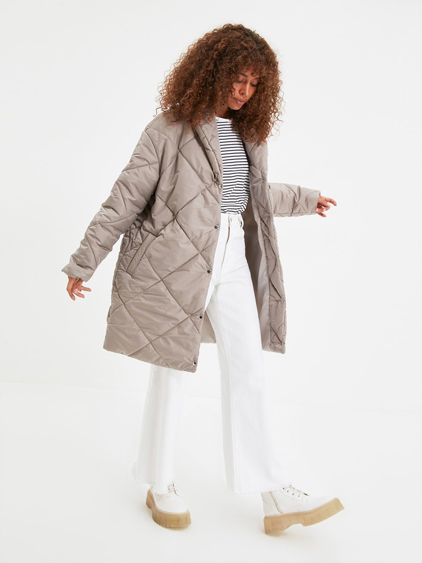 Зимняя куртка Trendyol модель TWOAW22MO0069/Tas Фото