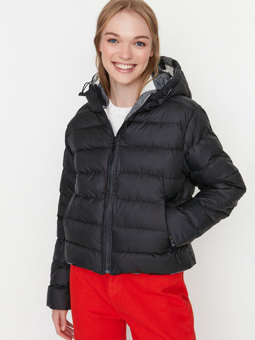 Демисезонная куртка Trendyol модель TWOAW23MO00068/Siyah Фото