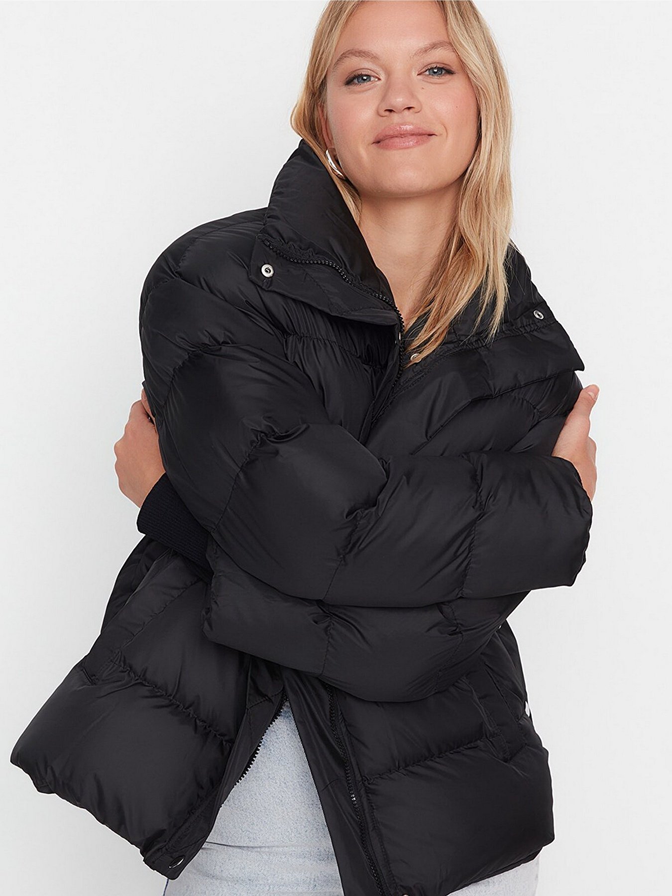 Зимняя куртка Trendyol модель TWOAW23MO00195/Siyah Фото