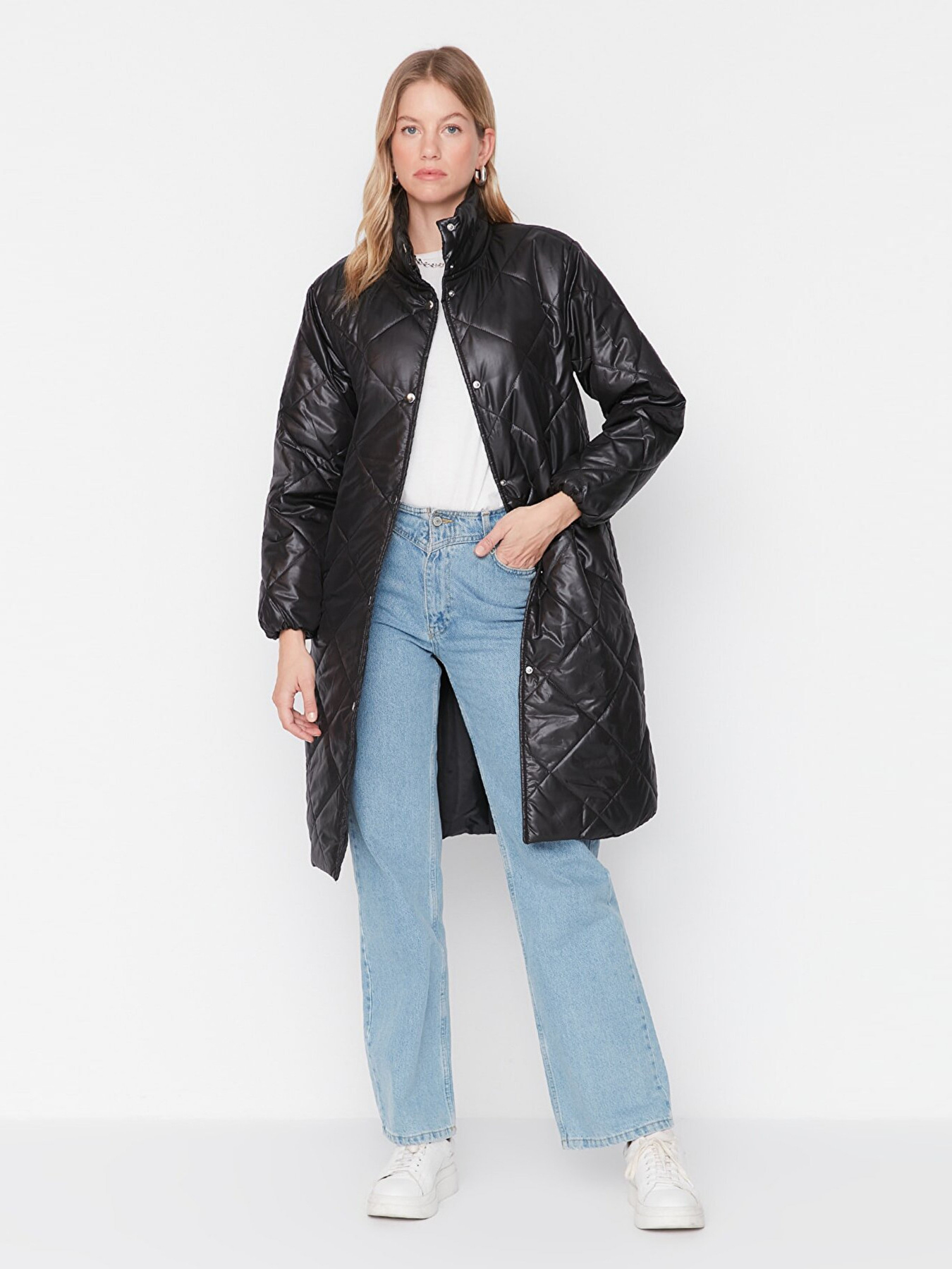 Зимова куртка Trendyol модель TWOAW23MO00273/Siyah Фото