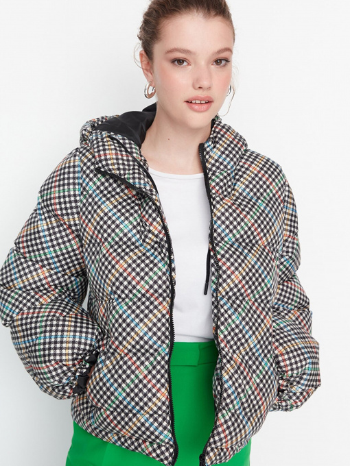 Демисезонная куртка Trendyol модель TWOAW23MO00322/Cok Renkli Фото