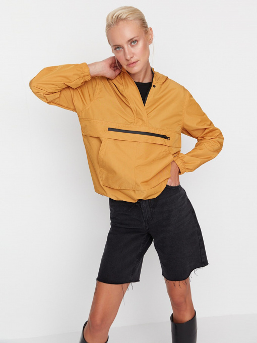 Куртки и дубленки Trendyol модель TWOAW23MO00341/Sari Фото