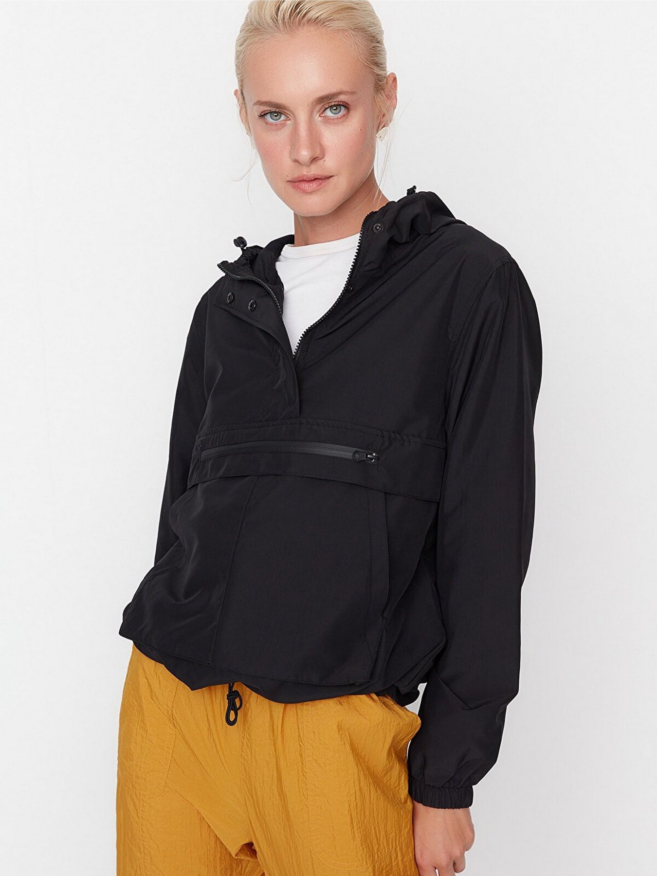 Анорак Trendyol модель TWOAW23MO00341/Siyah Фото