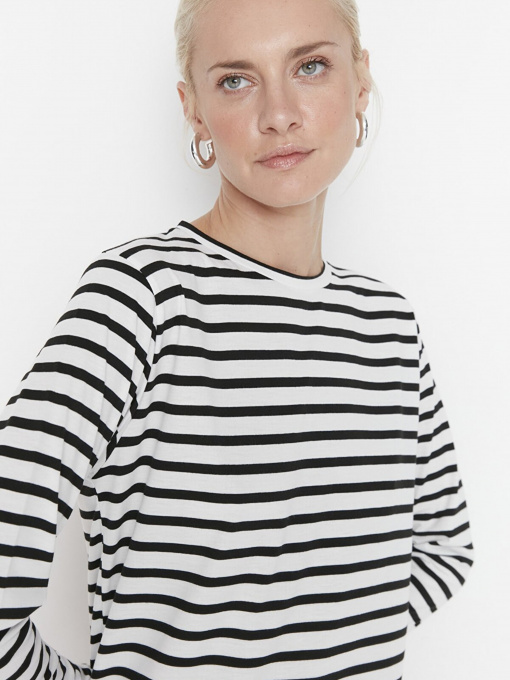 Лонгслив Trendyol модель TWOAW23TS00002/Beyaz Фото