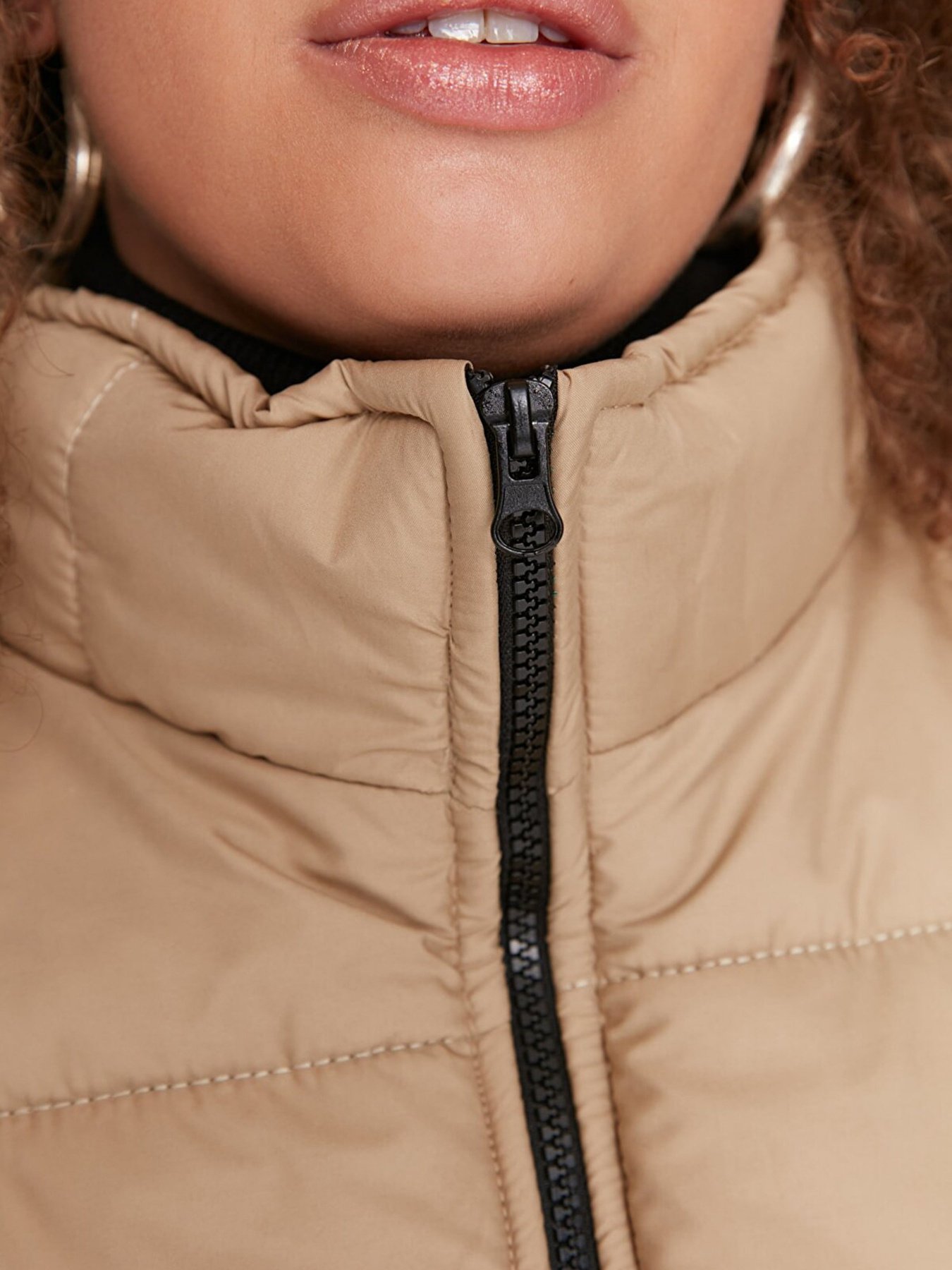 Жилет з утеплювачем Trendyol модель TBBAW23BH00004/Bej Фото