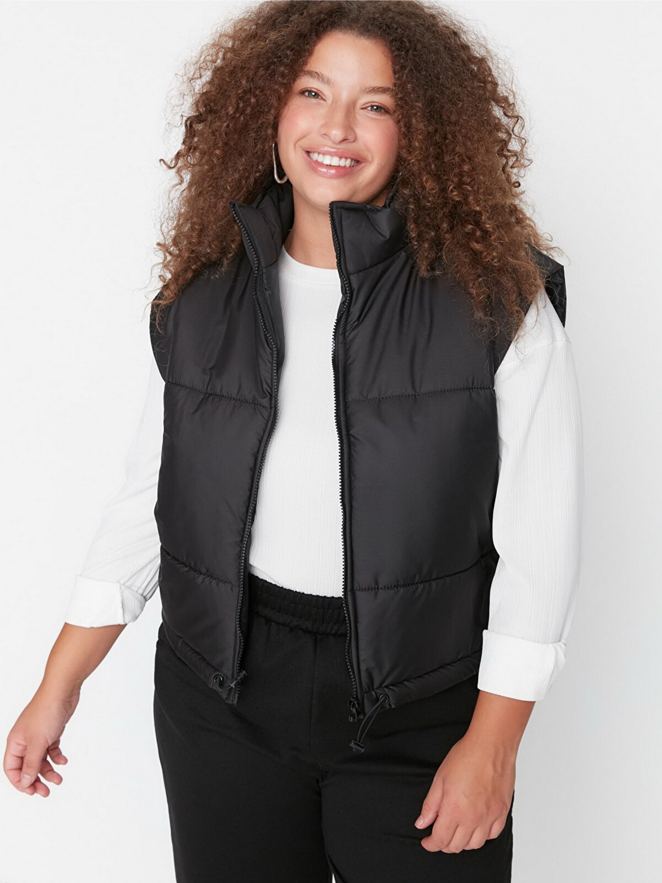 Жилет с утеплителем Trendyol модель TBBAW23BH00004/Siyah Фото