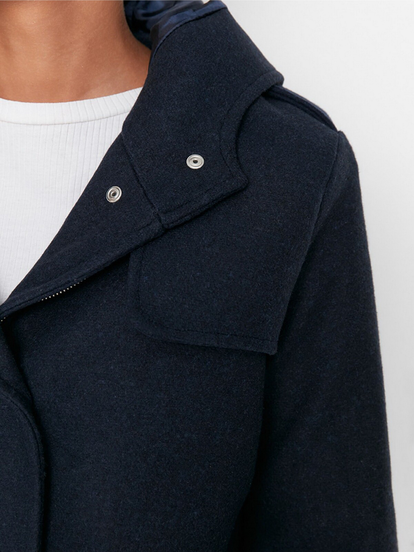 Зимняя куртка Trendyol модель TWOAW21KB0015/Lacivert Фото