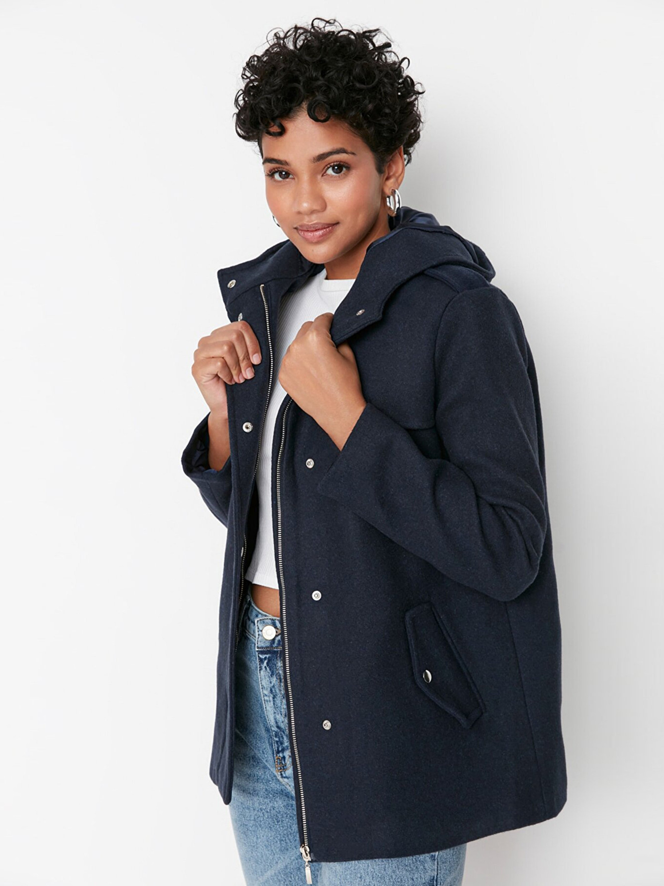 Зимняя куртка Trendyol модель TWOAW21KB0015/Lacivert Фото