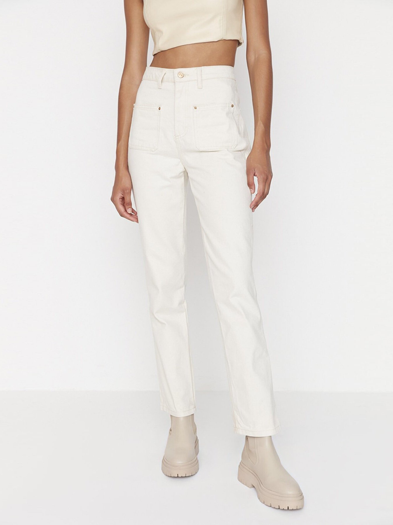 Зауженные джинсы Trendyol модель TWOAW22JE0446/Ekru Фото