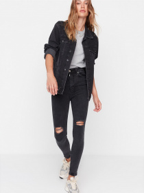 Зауженные джинсы Trendyol модель TWOAW23JE00135/Siyah Фото