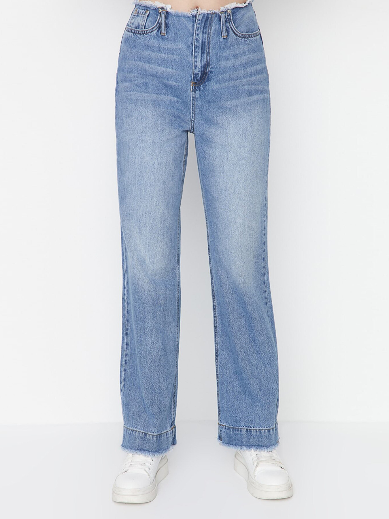 Расклешенные джинсы Trendyol модель TWOAW23JE00043/Acik Mavi Фото