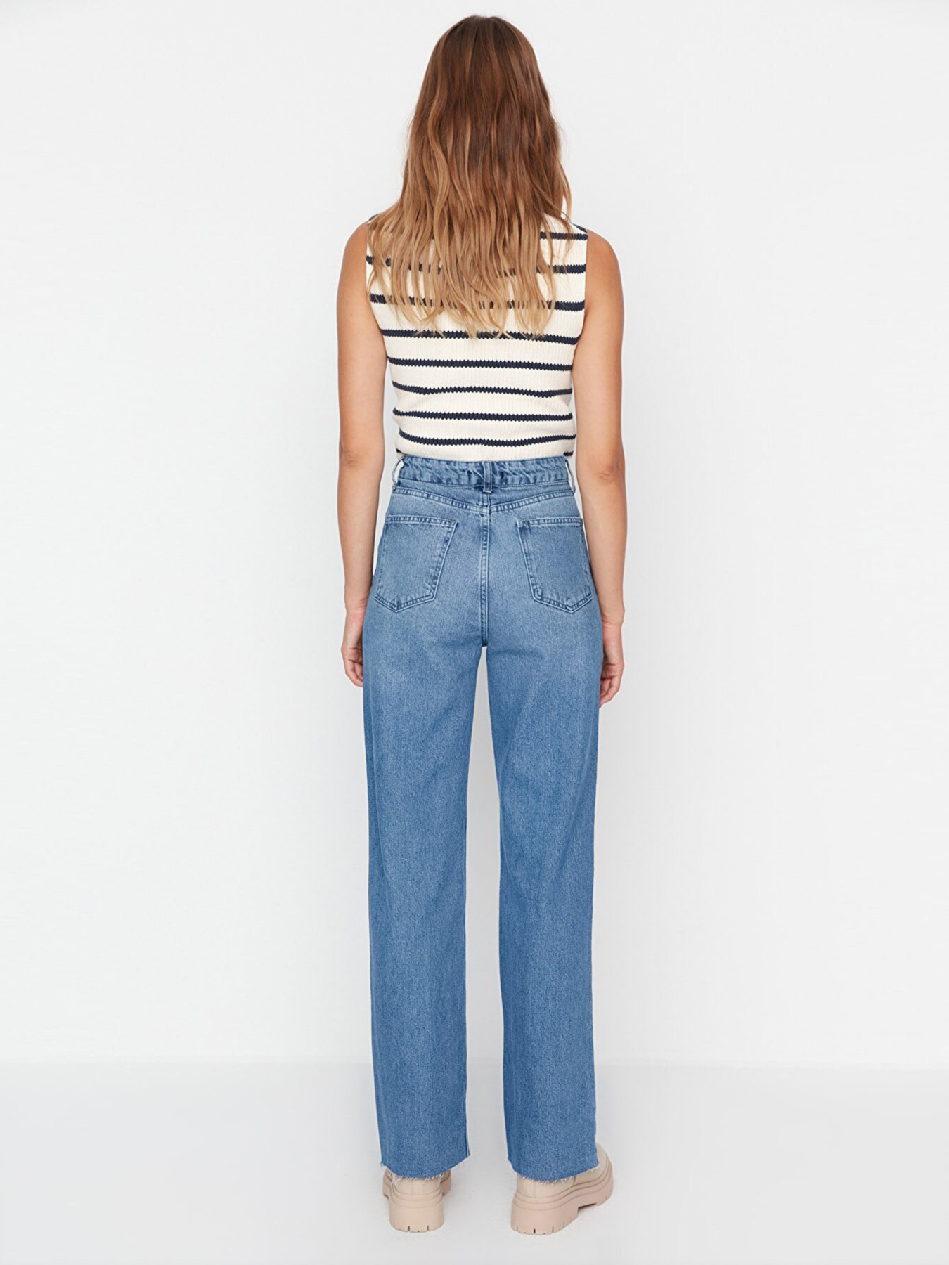 Прямые джинсы Trendyol модель TWOAW23JE00083/Mavi Фото