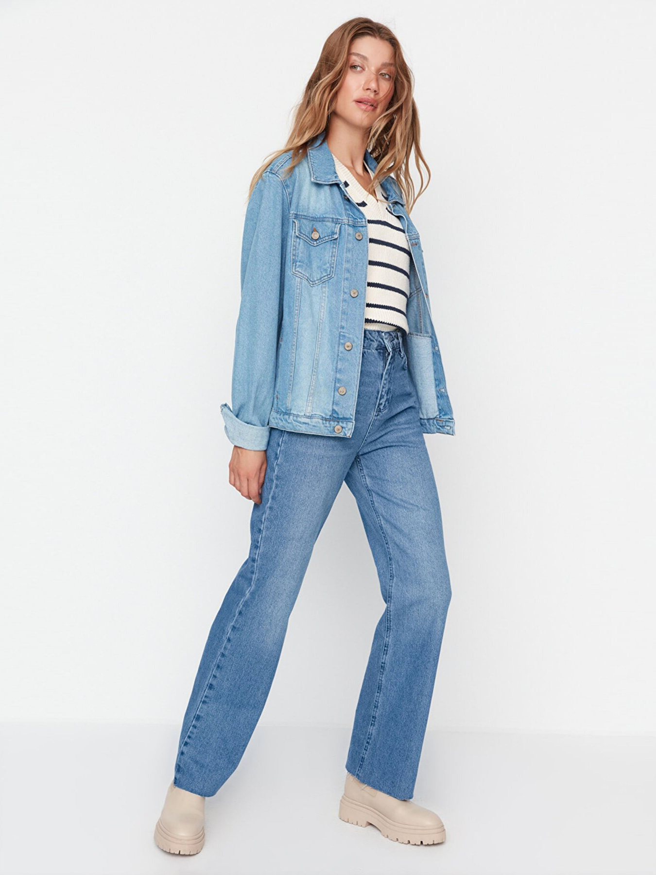 Прямые джинсы Trendyol модель TWOAW23JE00083/Mavi Фото