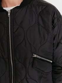 Бомбер Trendyol модель TWOAW23MO00160/Siyah Фото