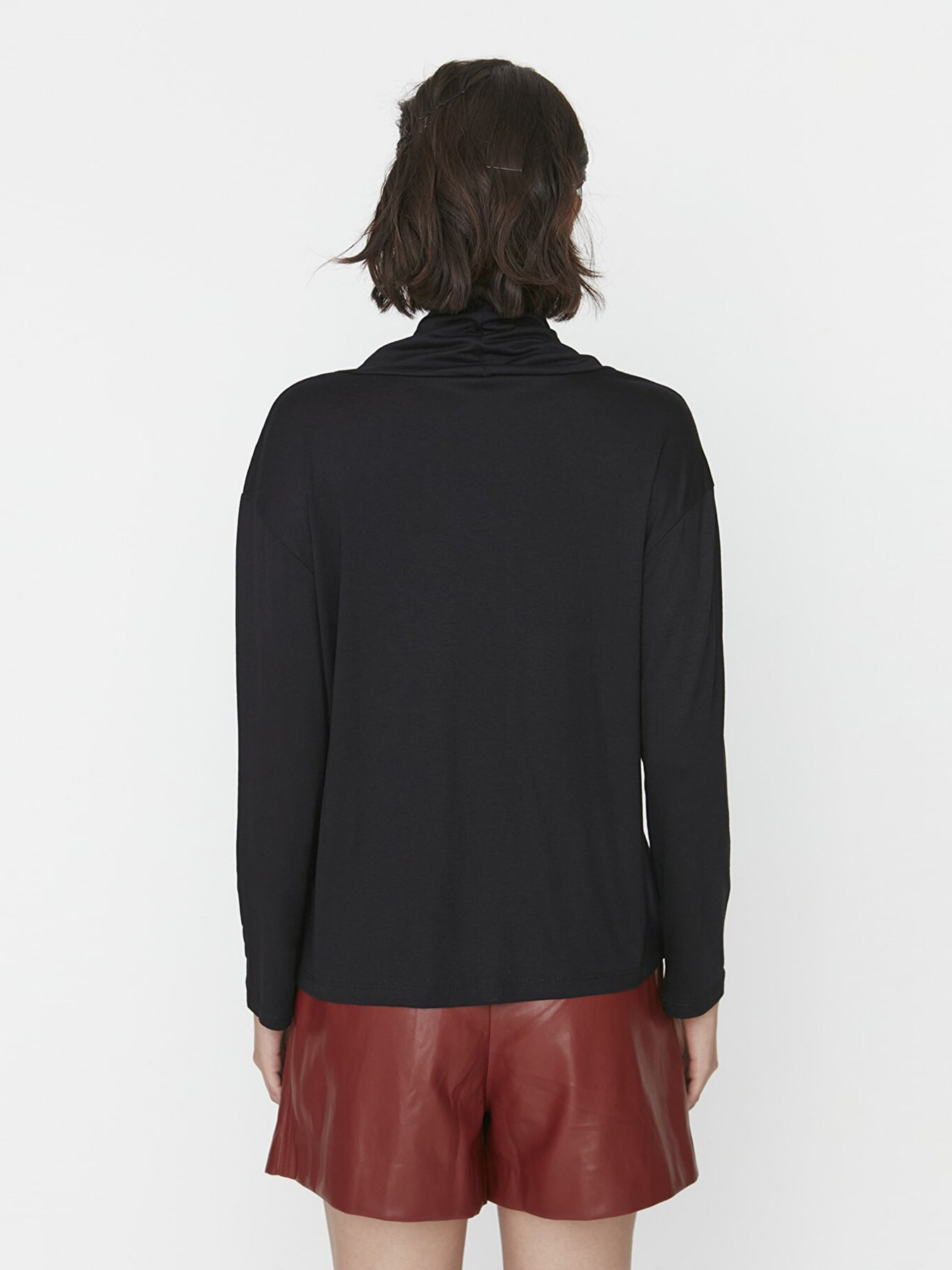 Лонгслив Trendyol модель TWOAW23TS00054/Siyah Фото