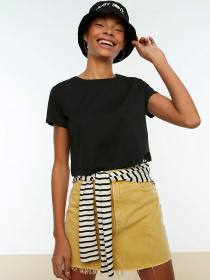 Футболка Trendyol модель TWOSS20TS0135/Siyah Фото