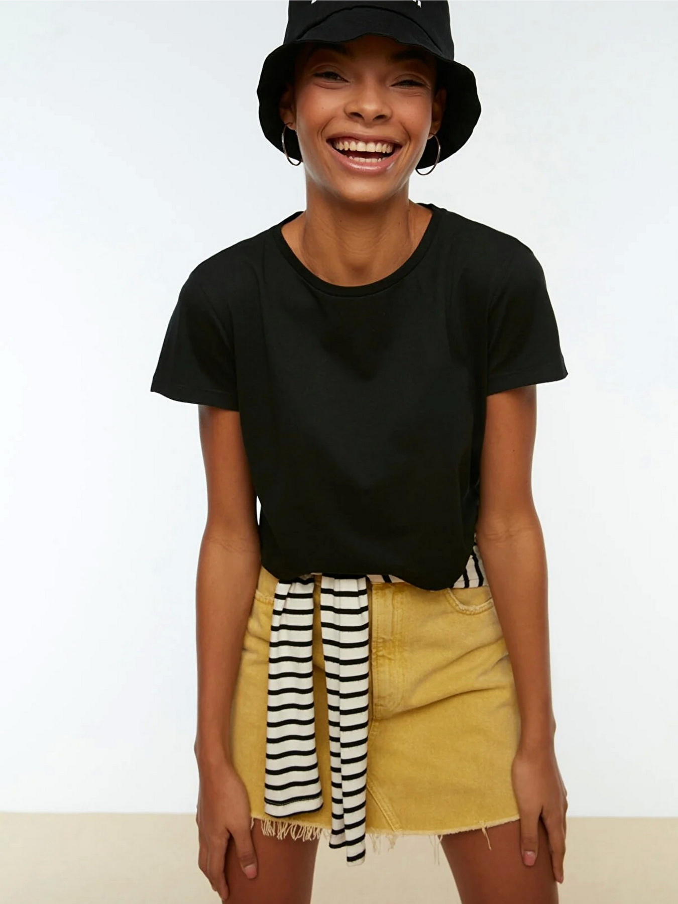 Футболка Trendyol модель TWOSS20TS0135/Siyah Футболка Trendyol модель TWOSS20TS0135/Siyah Фото