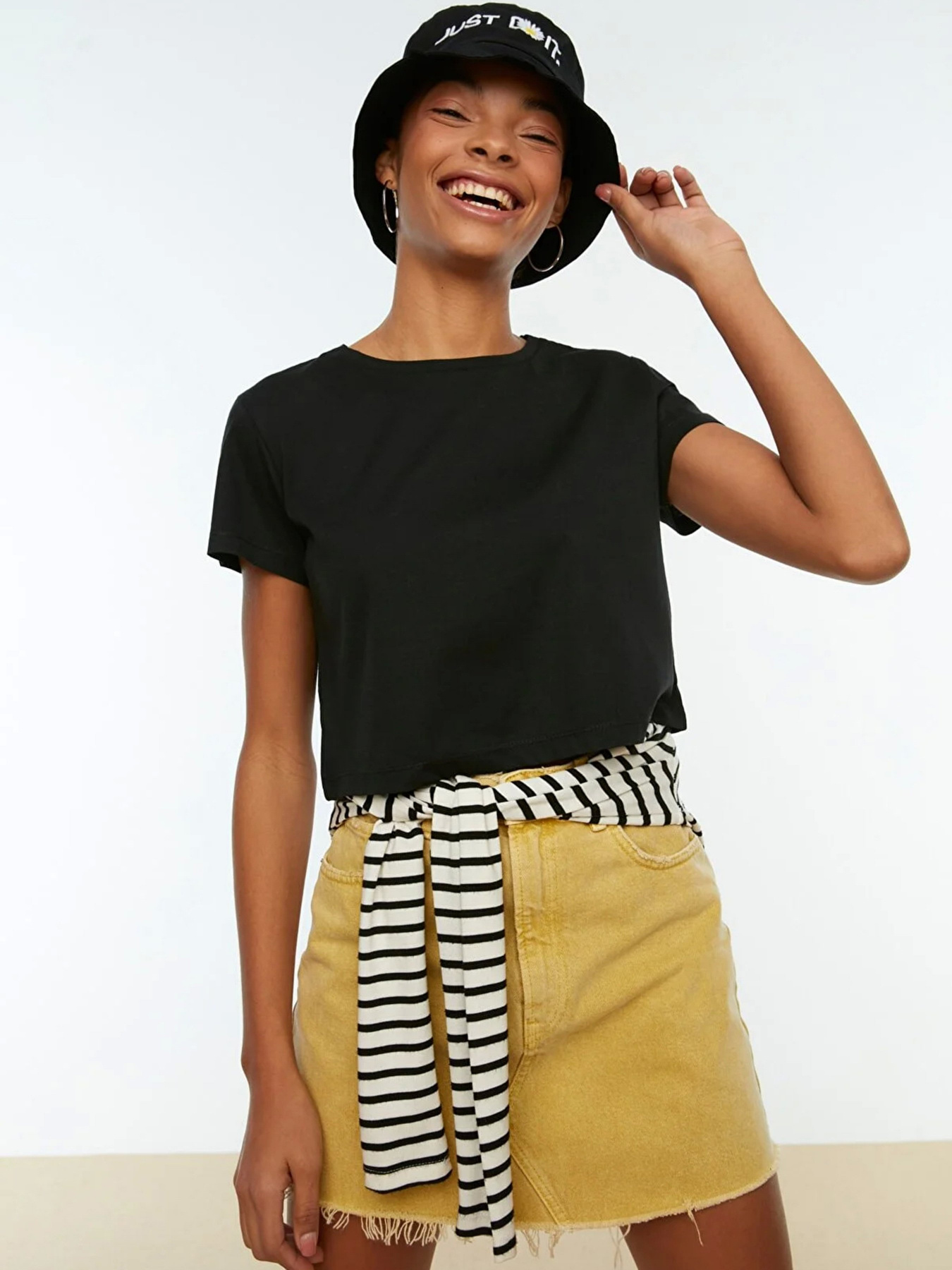 Футболка Trendyol модель TWOSS20TS0135/Siyah Футболка Trendyol модель TWOSS20TS0135/Siyah Фото