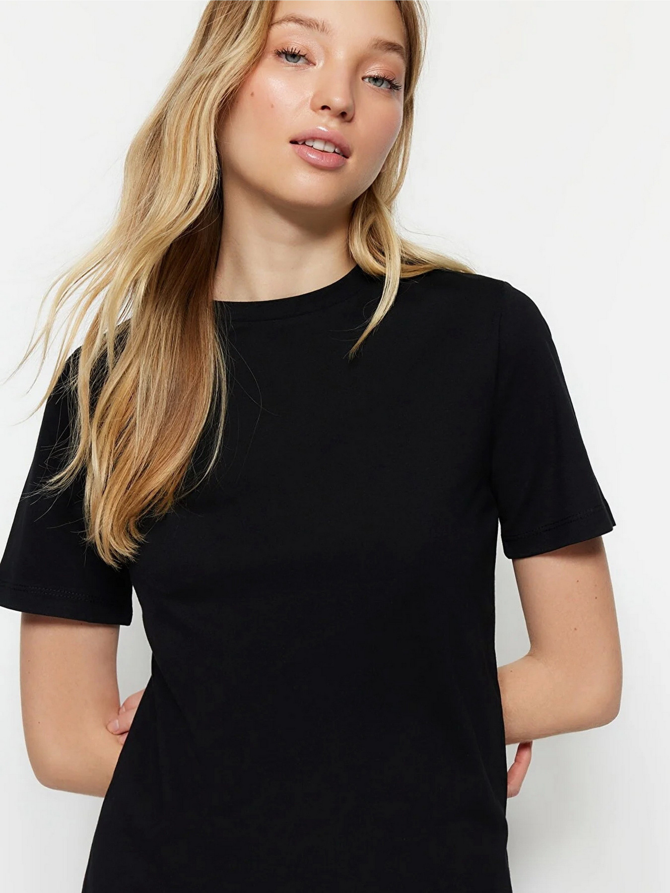 Футболка Trendyol модель TWOSS23TS00000/Siyah Фото