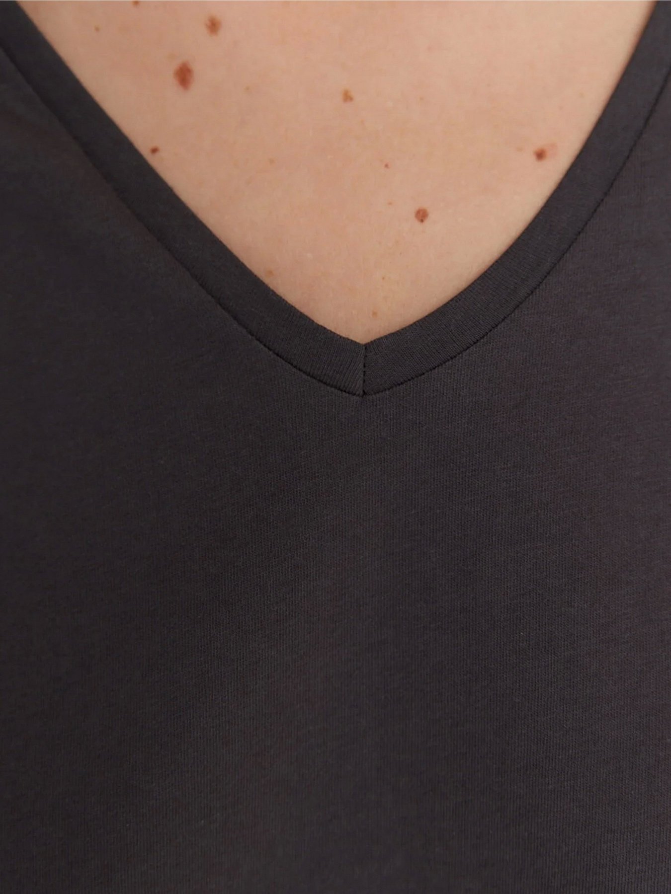 Футболка Trendyol модель TWOSS23TS00003/Antrasit Футболка Trendyol модель TWOSS23TS00003/Antrasit Фото